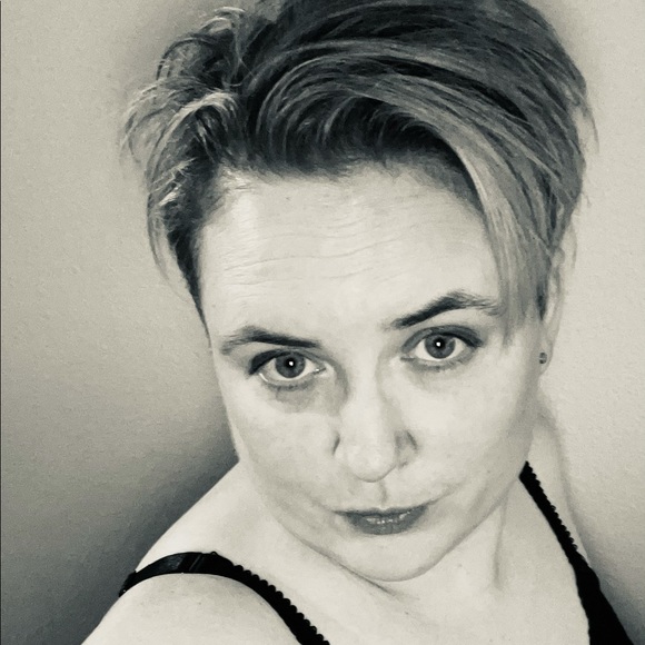 Meet your Posher, π³οΈβπ Lu - Picture 6 of 11